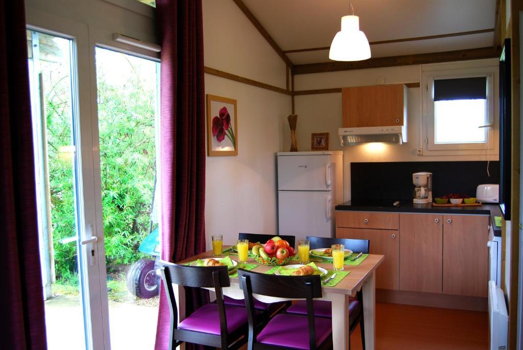 Lagrange Grand Bleu Vacances - Residence Port Lalande Castelmoron-sur-Lot Rom bilde